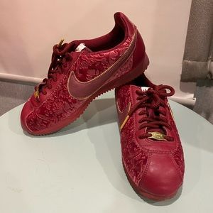 COPY - Nike Cortez SE Velvet Red Crush